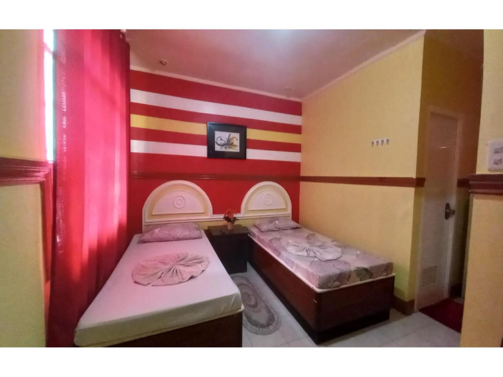 Oyo 1048 Jomckayl Apartelle Нага Екстериор снимка