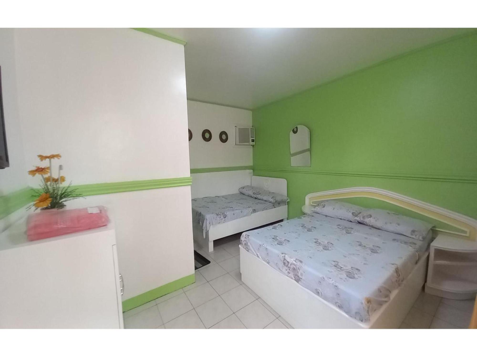 Oyo 1048 Jomckayl Apartelle Нага Екстериор снимка