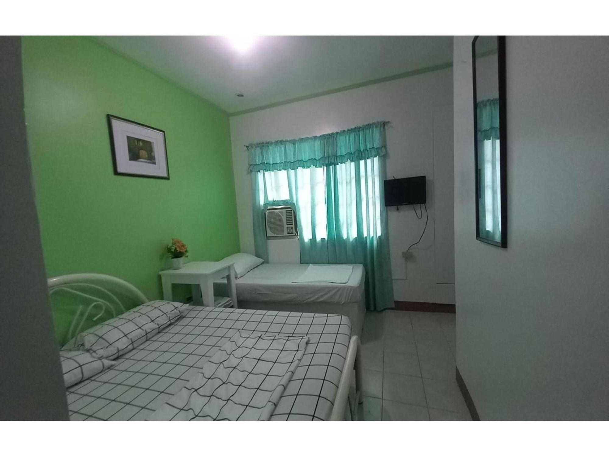 Oyo 1048 Jomckayl Apartelle Нага Екстериор снимка